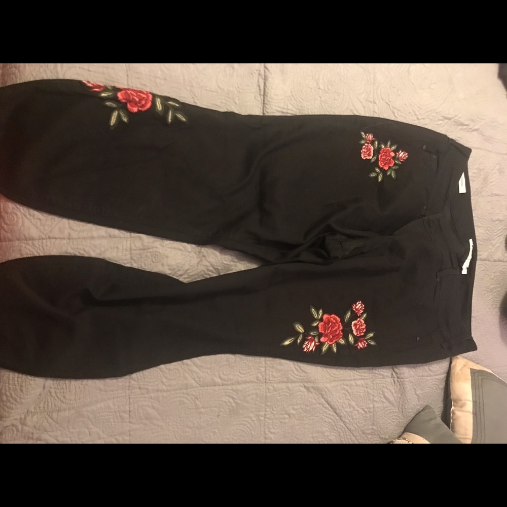 Torrid jeggings with embroidered roses